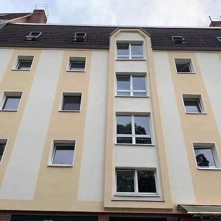 Top Lage 2 Zimmerwohnung Mit Balkon Und Bester Aussicht In Og 2 Links Rostock Luaran gambar