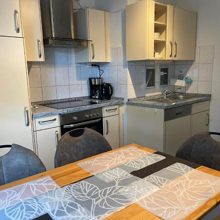 Top Lage 2 Zimmerwohnung Mit Balkon Und Bester Aussicht In Og 2 Links Rostock Luaran gambar