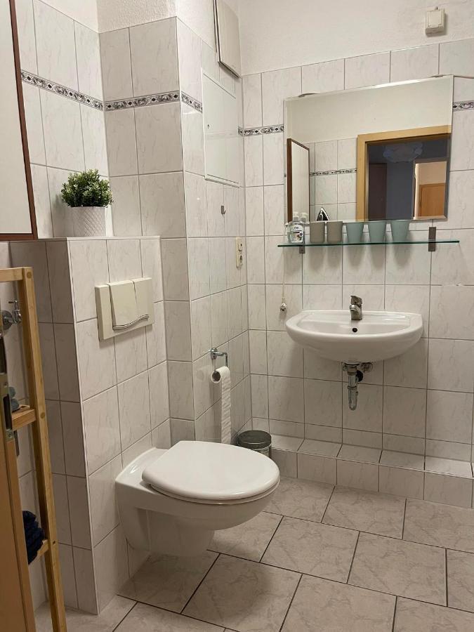 Top Lage 2 Zimmerwohnung Mit Balkon Und Bester Aussicht In Og 2 Links Rostock Luaran gambar